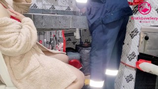 The plumber fixes my pussy leak🔥Plumber'S💧sex Fix the faucet and also fix my pussy It would have been dripping💧clear sound