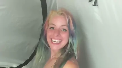 Fucking two lesbians in a tent at music festival - Vidéo premium HD - Amateur | X-Casting