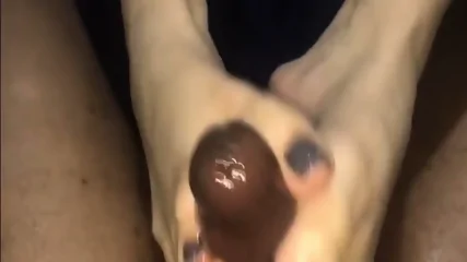 Black Amateur's Pretty Toes Footjob