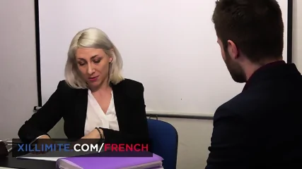 Julie Holly-La Recruteuse Est Une Cougar AffamÃ©e - Vidéo premium HD - MILF | X-Casting